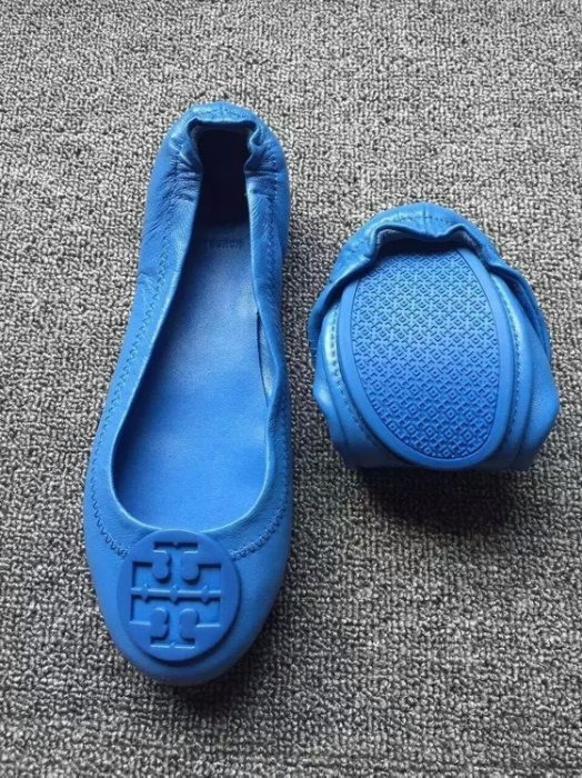 Blingbook 闪书 我们试穿了100双时下最火的鞋子 可能是史上最全的尺码建议 四