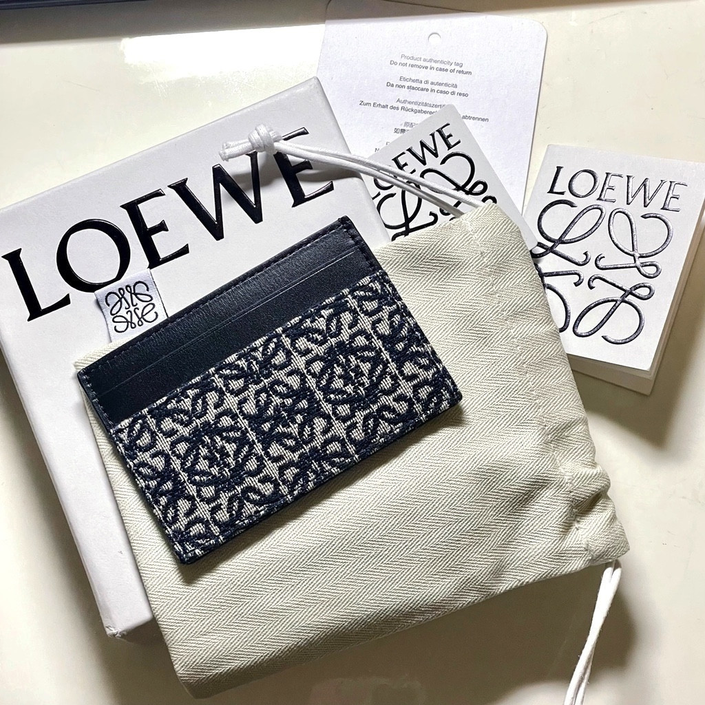 Loewe 卡 discount 包